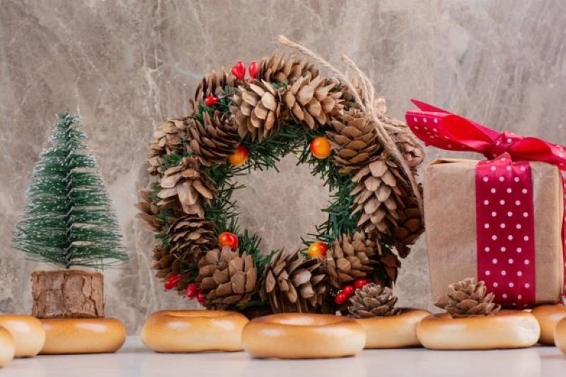 Deck the Halls: Decorating Your 6-Foot Artificial Christmas Tree Like a Pro
